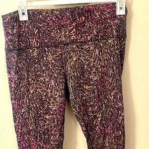 A pair of Lululemon leggings size 10, never worn.